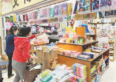 “開學經濟”催生消費熱潮 專家建議理性消費