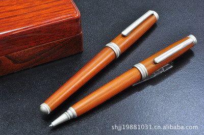 【加工花梨木制圓珠筆 高檔木制筆 旋動(dòng)式 暢銷產(chǎn)品】價(jià)格,廠家,圖片,辦公文教用品加工,上海津津文教用品-